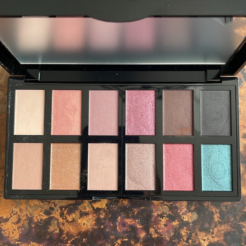 Lancome Parisian Wanderlust Eye & Face Palette Eyeshadow Blush Bronzer Metallic
